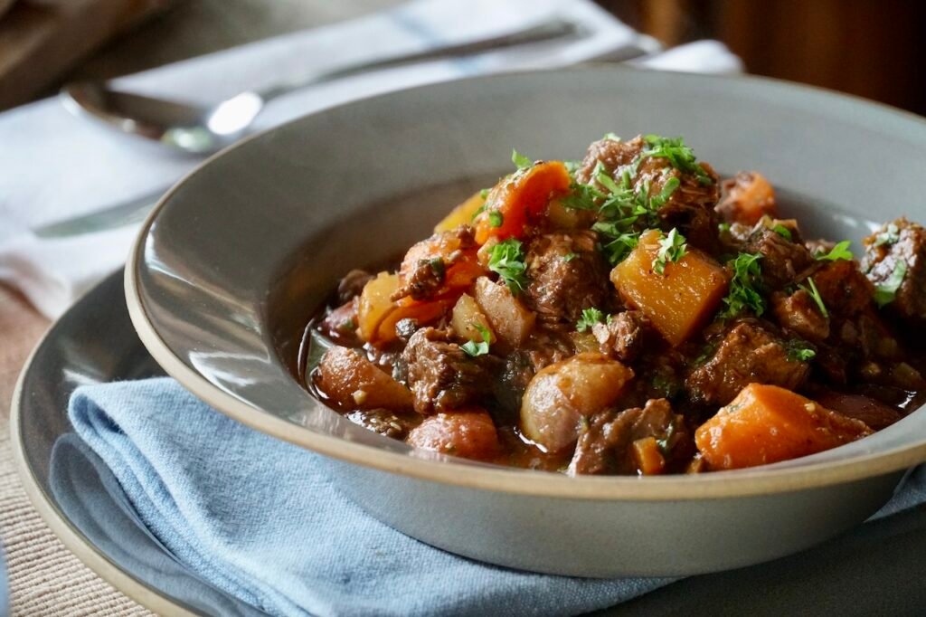 Hearty Beef and Vegetable Stew Recipe: Comforting and Nutritious